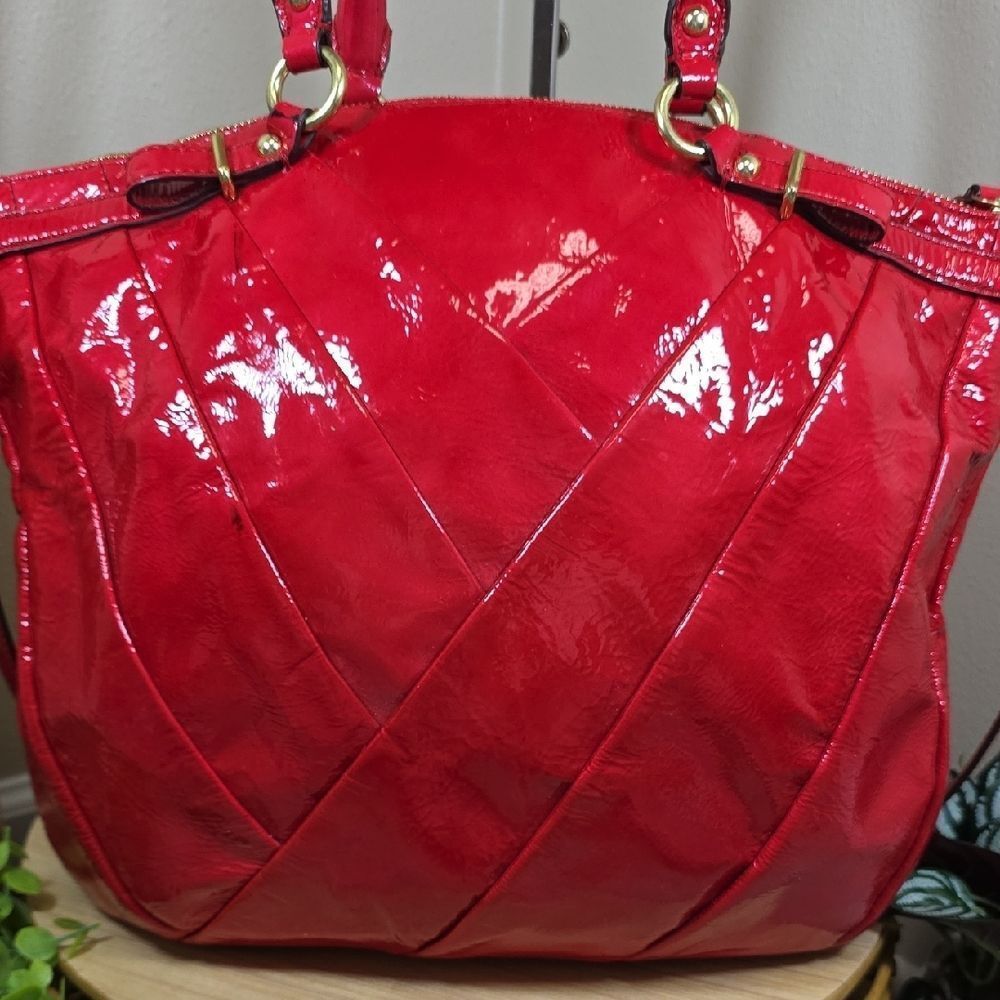 Coach Madison Diagonal Pleated Patent Leather Tote - Picture 4 of 13